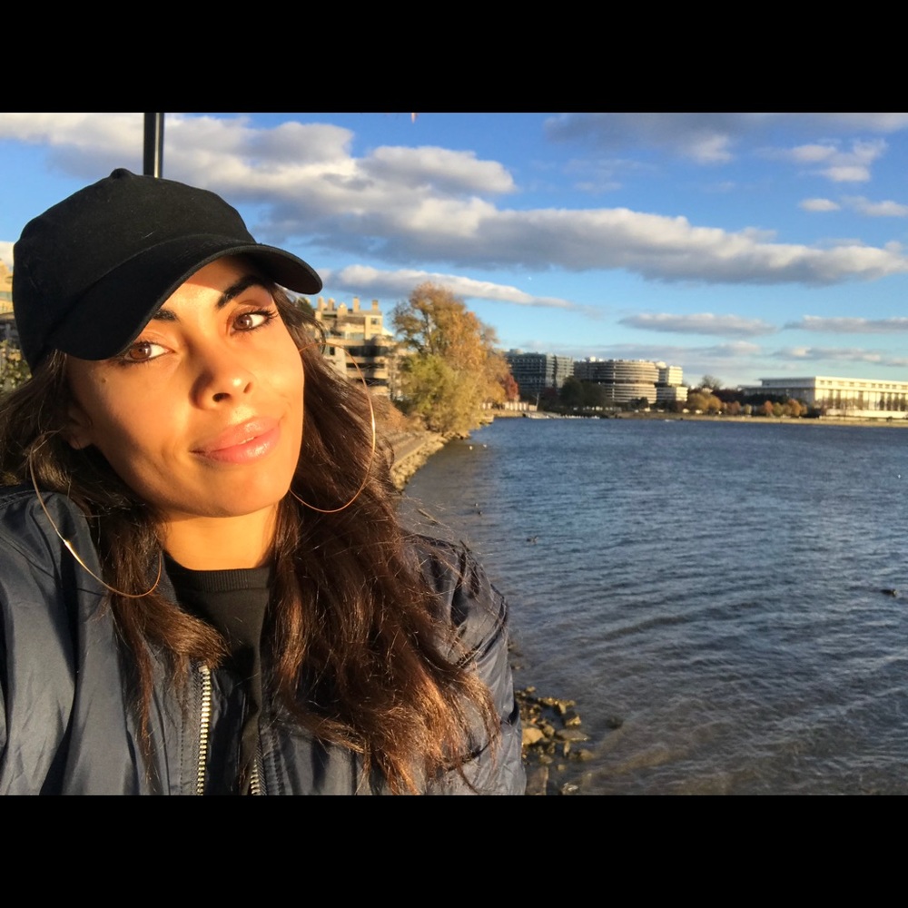 Meet your Posher, Lacey